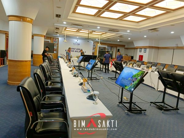 SEWA KURSI DIREKTUR