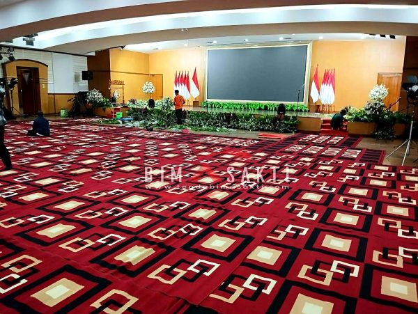 SEWA KARPET PERMADANI